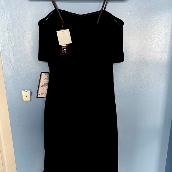 Xscape Dresses & Skirts - COCKTAIL DRESS